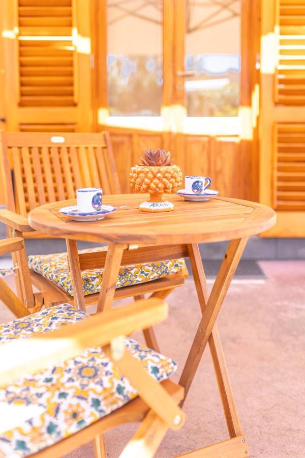 Lauricella Bed And Breakfast Lipari  Bagian luar foto